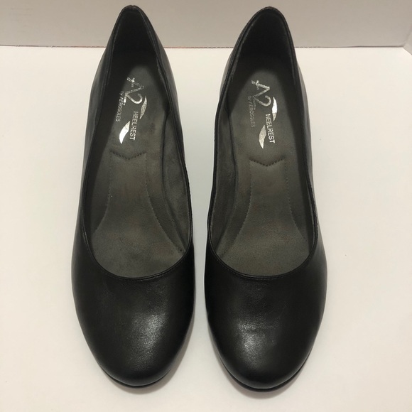 Black Heels - Picture 2 of 7